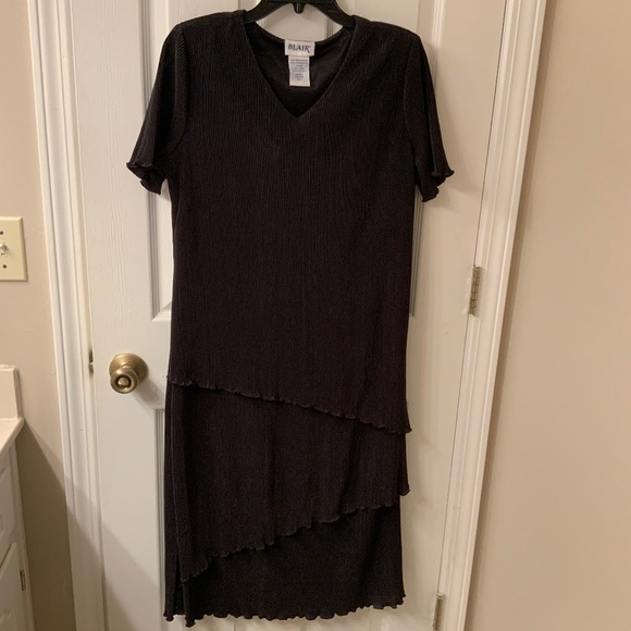 Dress - Picture 1 of 3